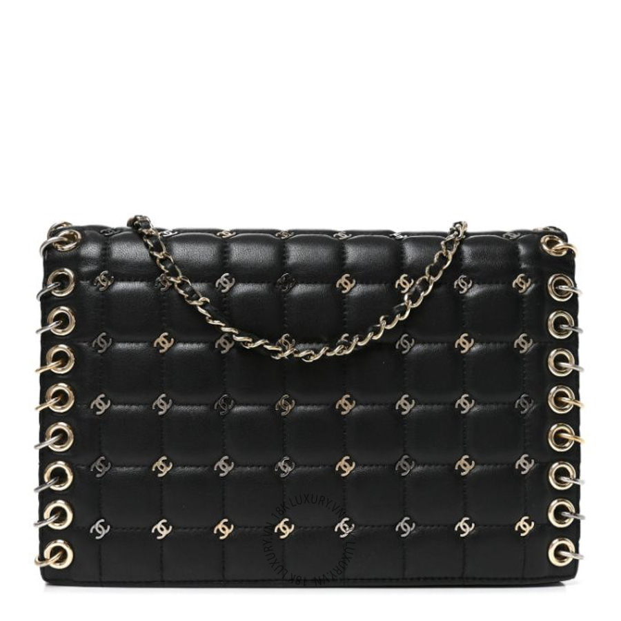 Túi Đeo Chéo Chanel Lambskin Chocolate Bar Piercing CC Studded Small Chain Flap Bag Black CDBC123