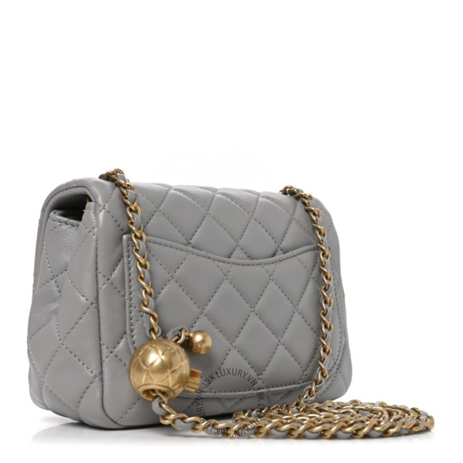 Túi Đeo Chéo Chanel Lambskin Quilted Mini Pearl Crush Flap Light Grey CDBC128