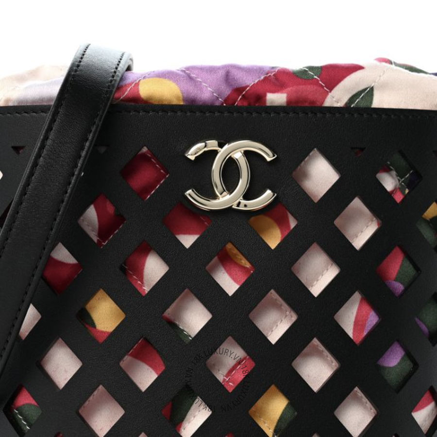 Túi Đeo Chéo Chanel Lambskin Sea Through Bucket Drawstring Bag Black Multicolor CDBC635 24 Túi Đeo Chéo Chanel Lambskin Sea Through Bucket Drawstring Bag Black Multicolor CDBC635