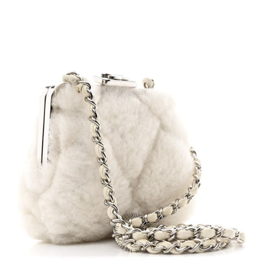 Túi Đeo Chéo Chanel Shearling Sheepskin Lambskin Quilted Clutch With Chain White CDBC350