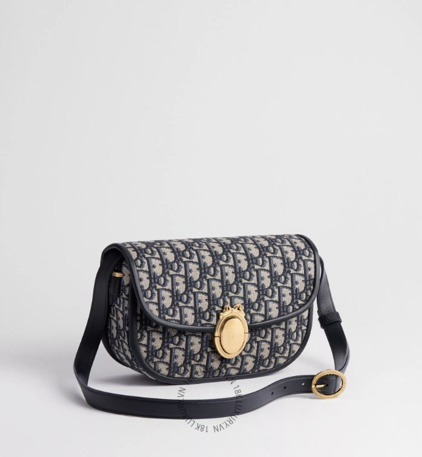 Túi Đeo Chéo Medium Dior Médaillon Flap Bag Blue Dior Oblique Jacquard M3922QTZQ_M928 AMXM038 19 Túi Đeo Chéo Medium Dior Médaillon Flap Bag Blue Dior Oblique Jacquard M3922QTZQ_M928 AMXM038
