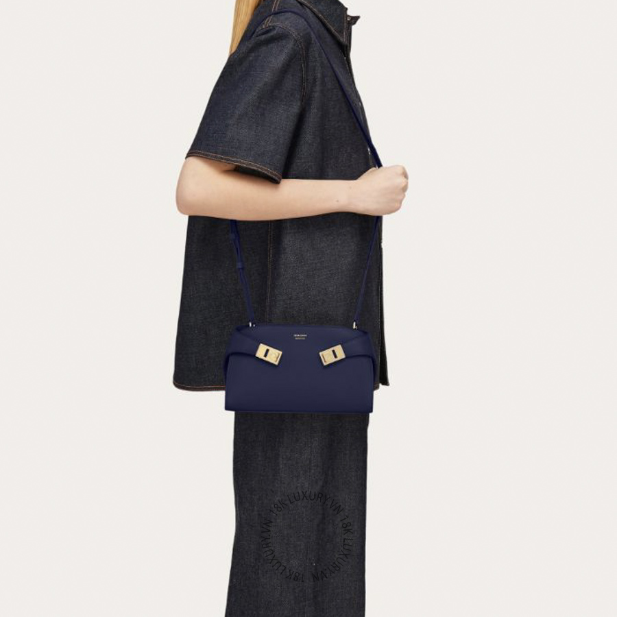 Túi Đeo Chéo Salvatore Ferragamo Hug mini crossbody bag midnight blue 218964774622 MTRK036