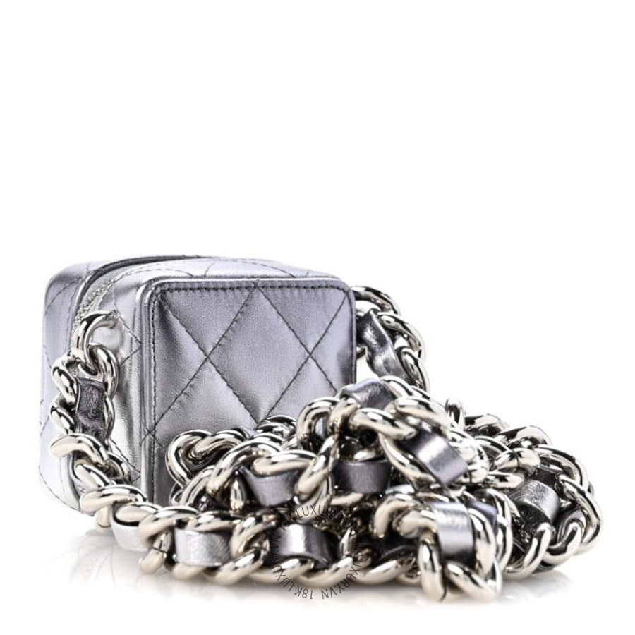 Túi Hộp Đeo Chéo Chanel Gradient Metallic Lambskin Quilted Coco Punk Cube Clutch With Chain Silver Black CDBC685