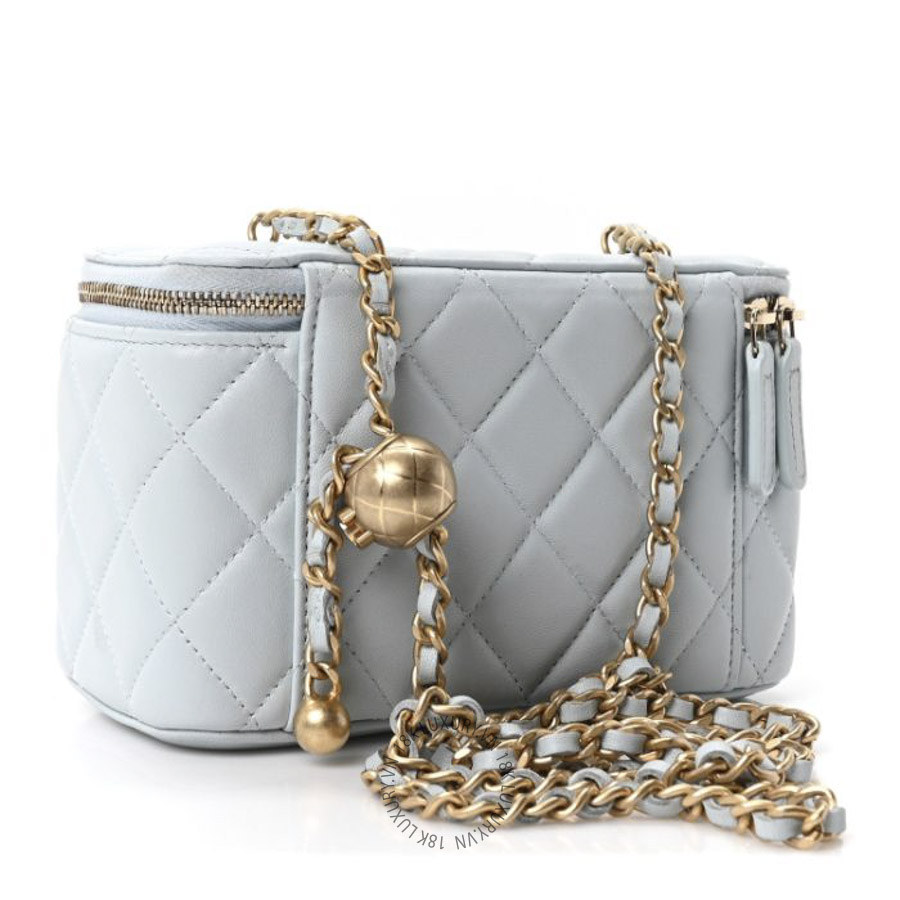 Túi Hộp Đeo Chéo Chanel Lambskin Quilted Pearl Crush Small Vanity Case With Chain Light Blue CDBC407