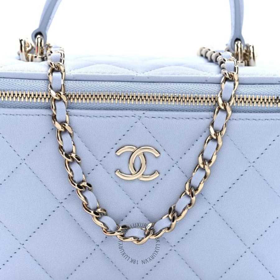 Túi Hộp Đeo Chéo Chanel Lambskin Quilted Small Top Handle Vanity Case With Chain Light Blue CDBC413 21 Túi Hộp Đeo Chéo Chanel Lambskin Quilted Small Top Handle Vanity Case With Chain Light Blue CDBC413