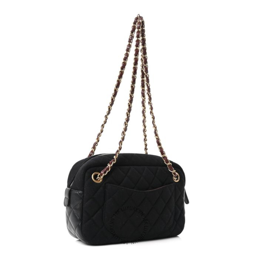 Túi Xách Chanel Felt Quilted Paris-Hamburg Charms Camera Case Black CDBC881