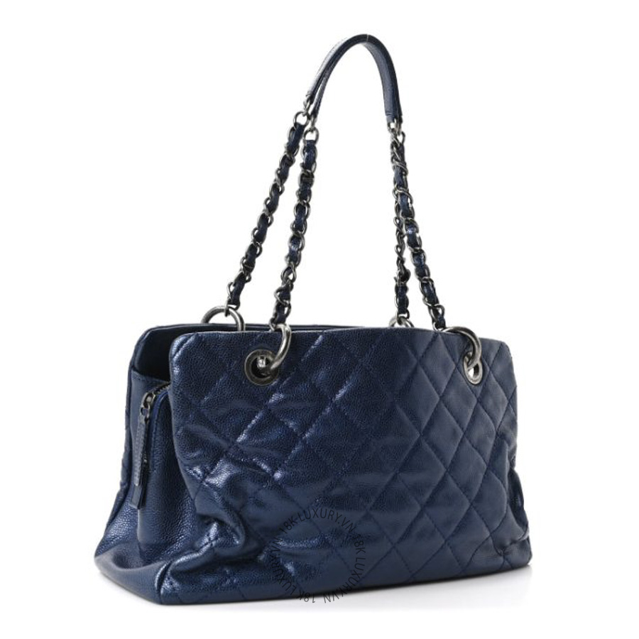 Túi Xách Chanel Iridescent Caviar Quilted Chic Shopping Tote Blue CDBC835