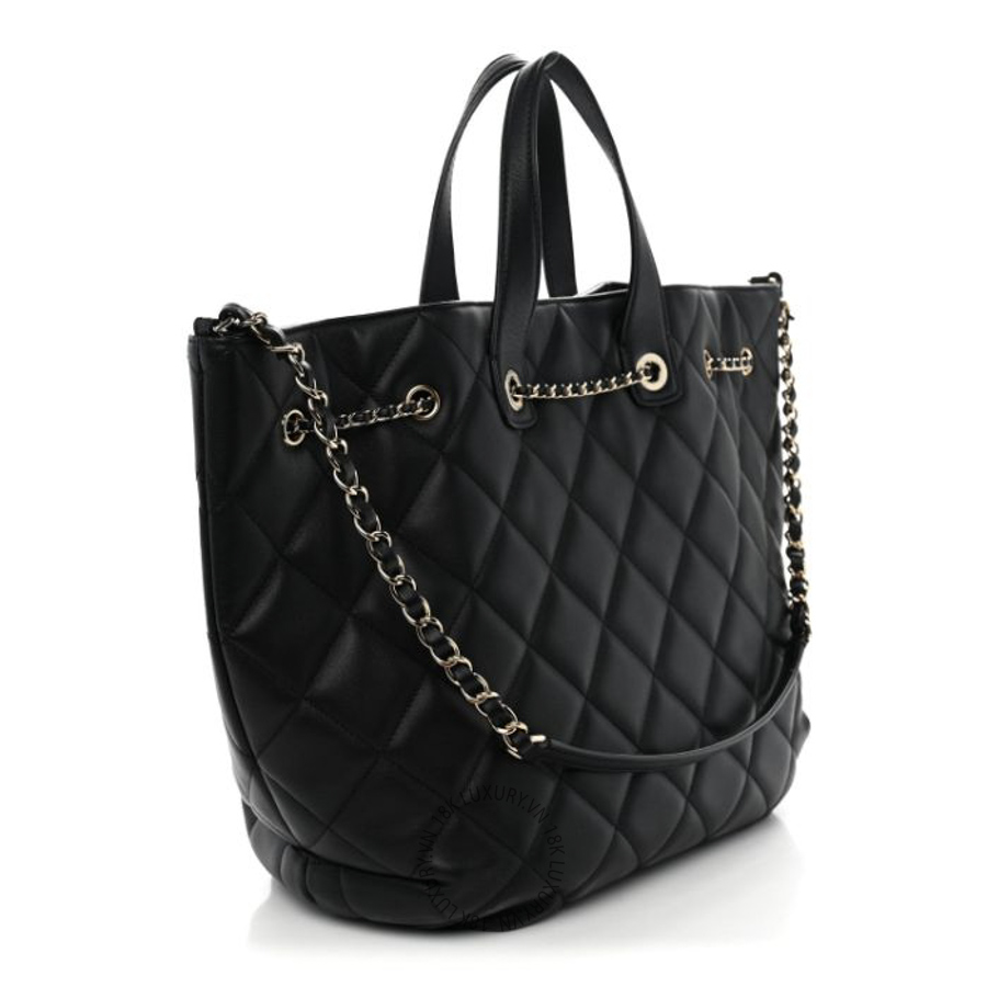 Túi Xách Chanel Lambskin Quilted CC Dweller Drawstring Tote Black CDBC133