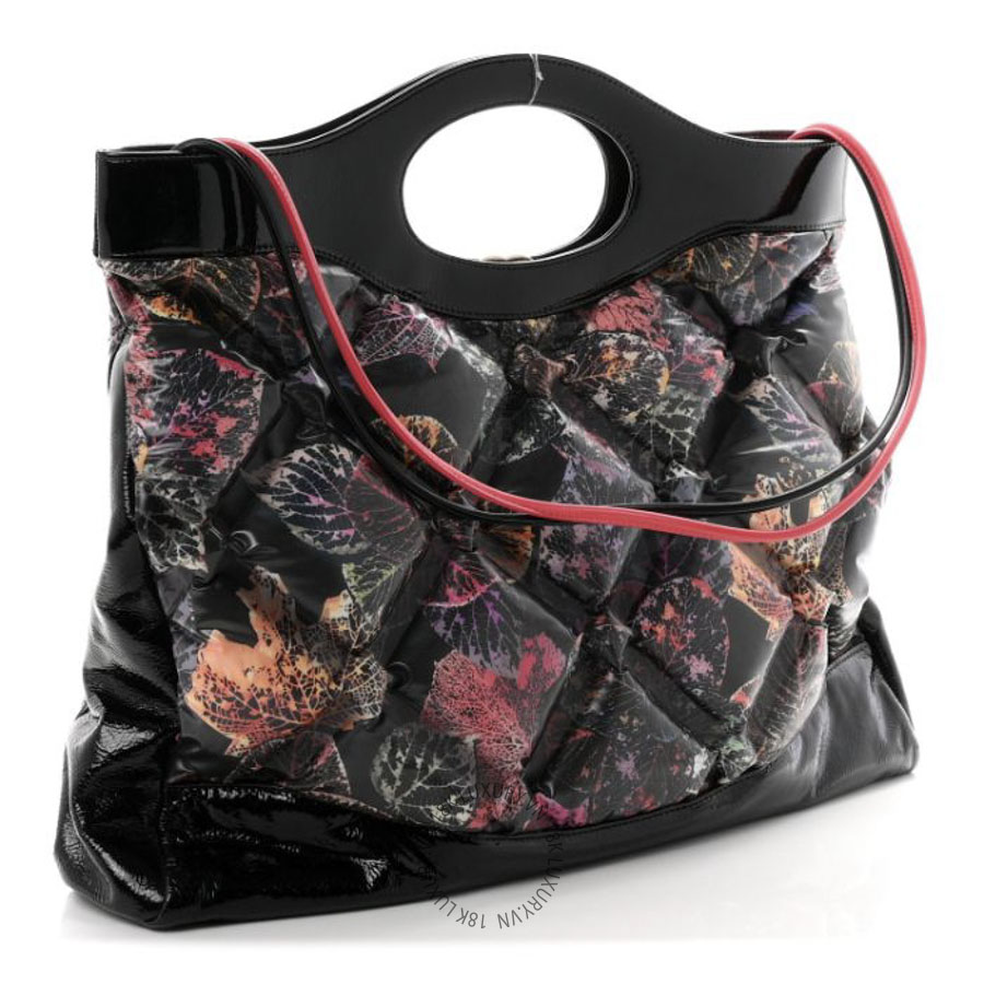 Túi Xách Chanel Patent Calfskin Canvas Printed Large 31 Shopping Bag Black CDBC937