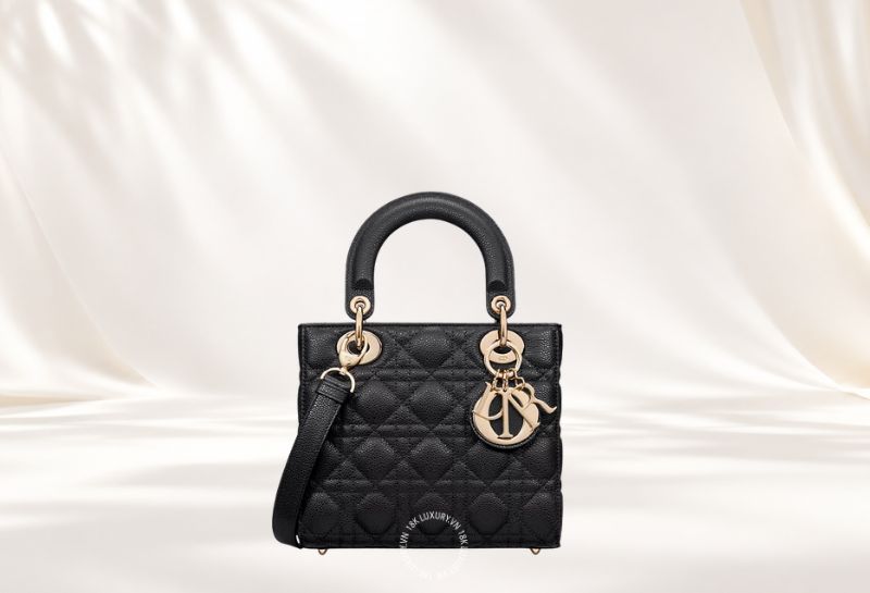 Mẫu túi Dior Small Lady Dior