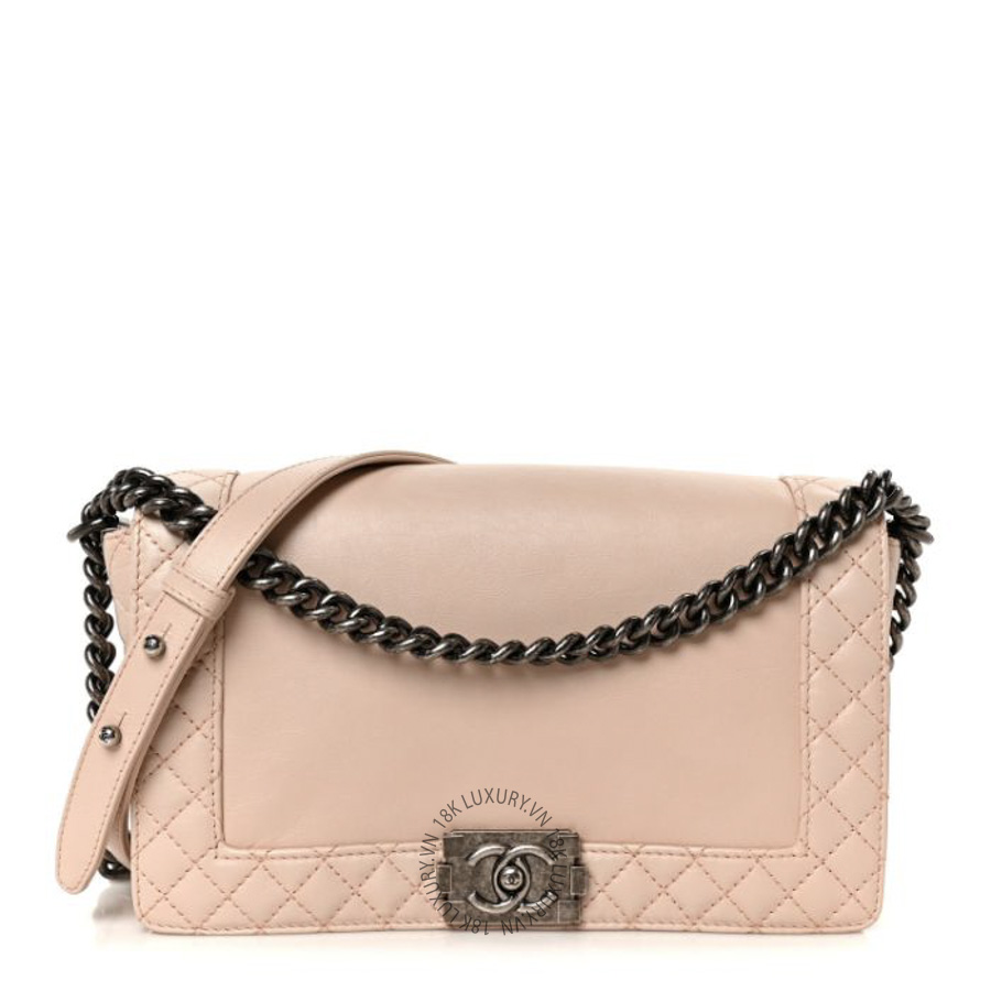 Túi Xách Đeo Chéo Chanel Calfskin New Medium Boy Reverso Flap Light Pink CDBC956