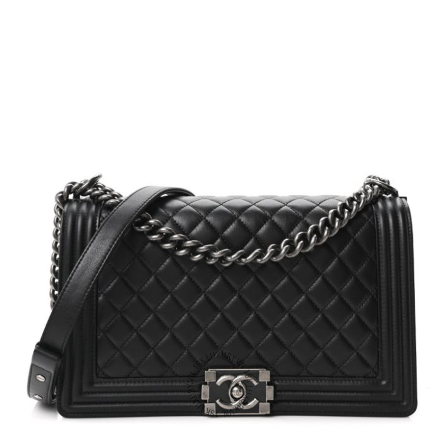 Túi Xách Đeo Chéo Chanel Calfskin Quilted New Medium Boy Flap Black CDBC343