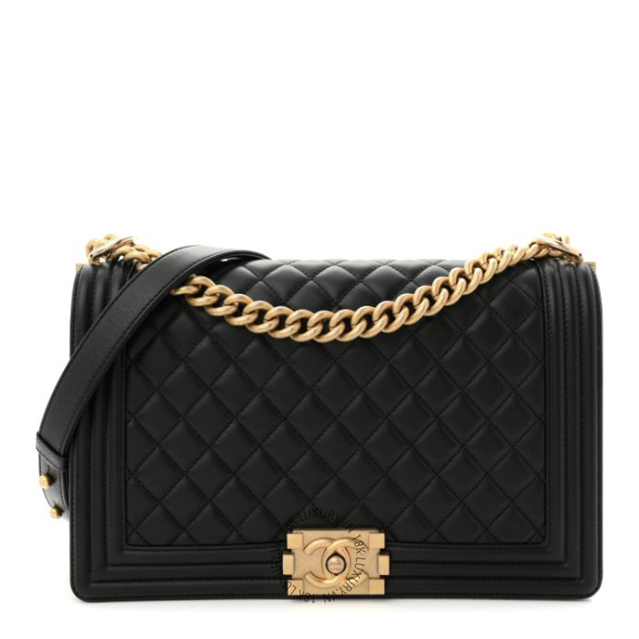 Túi Xách Đeo Chéo Chanel Calfskin Quilted New Medium Boy Flap Black CDBC349