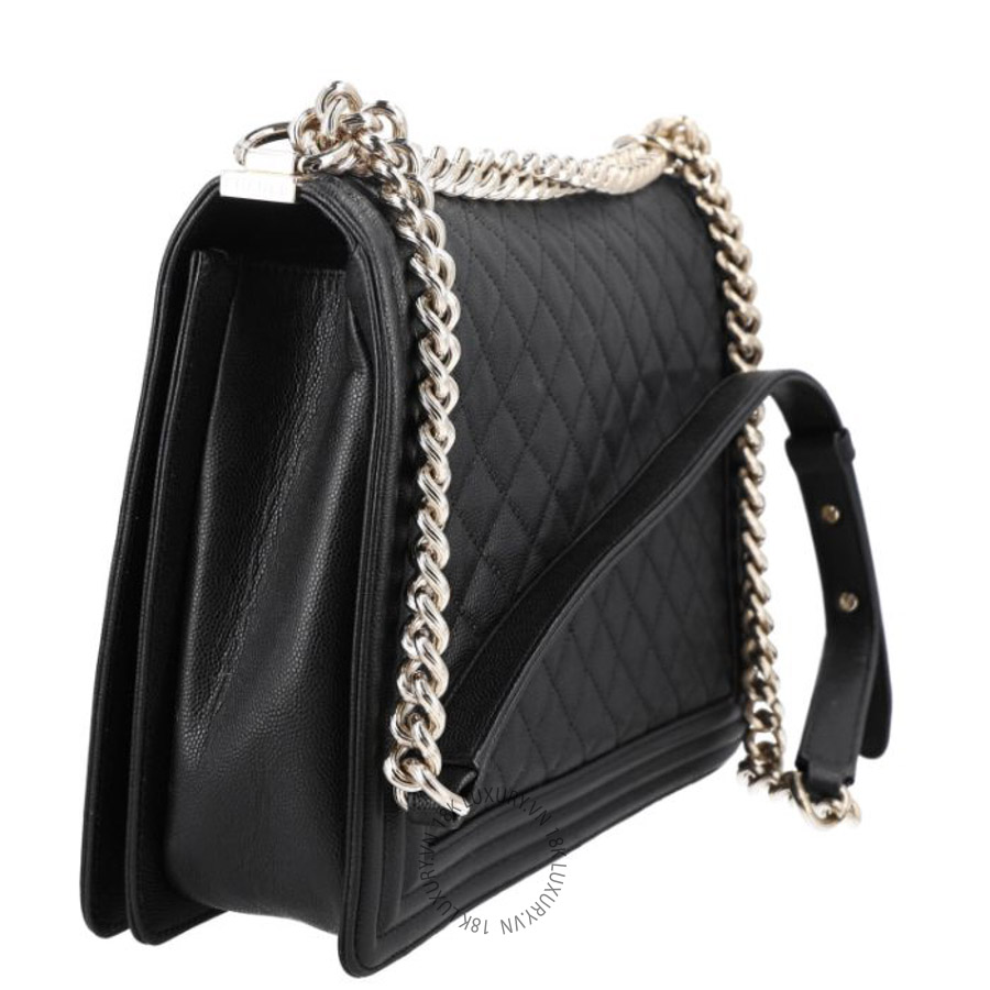 Túi Xách Đeo Chéo Chanel Caviar Quilted Large Boy Flap Black CDBC809
