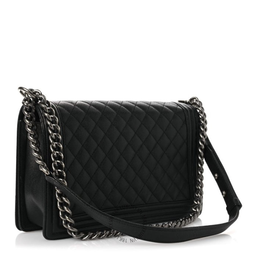 Túi Xách Đeo Chéo Chanel Caviar Quilted New Medium Boy Flap Black CDBC830