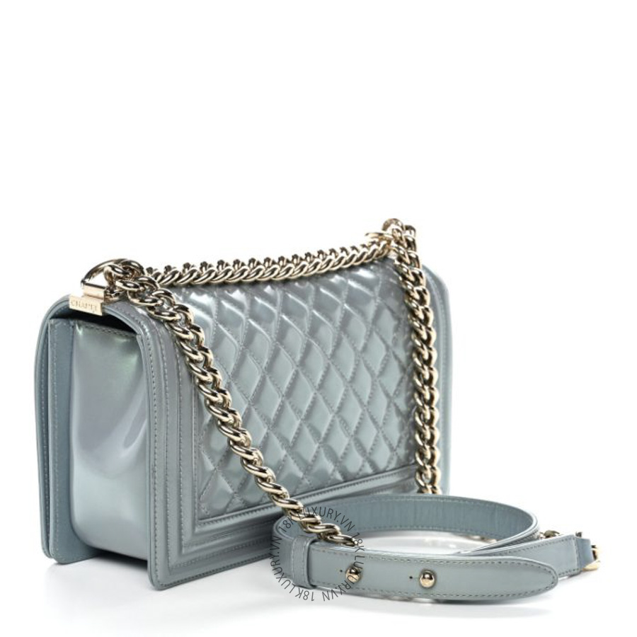 Túi Xách Đeo Chéo Chanel Iridescent Patent Calfskin Quilted Medium Boy Flap Light Blue CDBC969