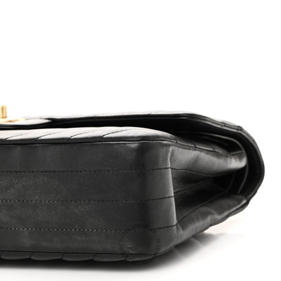 Túi Xách Đeo Chéo Chanel Lambskin Chevron Quilted Medium Double Flap Black CDBC110 20 Túi Xách Đeo Chéo Chanel Lambskin Chevron Quilted Medium Double Flap Black CDBC110
