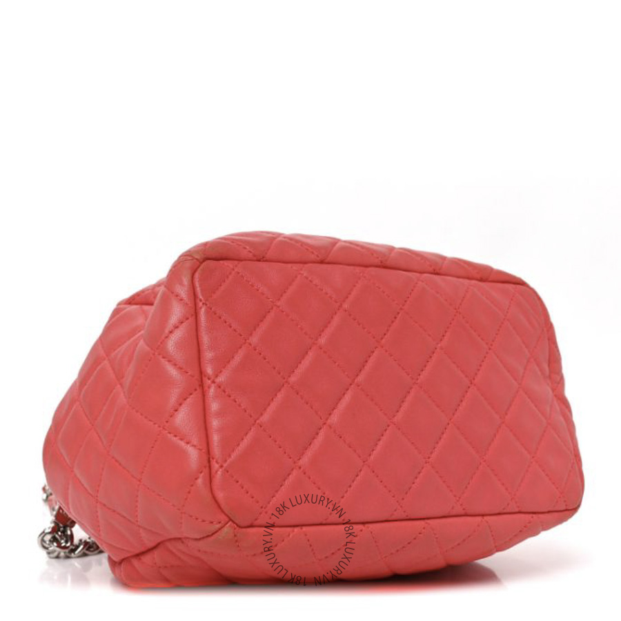 Túi Xách Đeo Chéo Chanel Lambskin Quilted Small CC Chain Drawstring Bucket Bag Red CDBC099