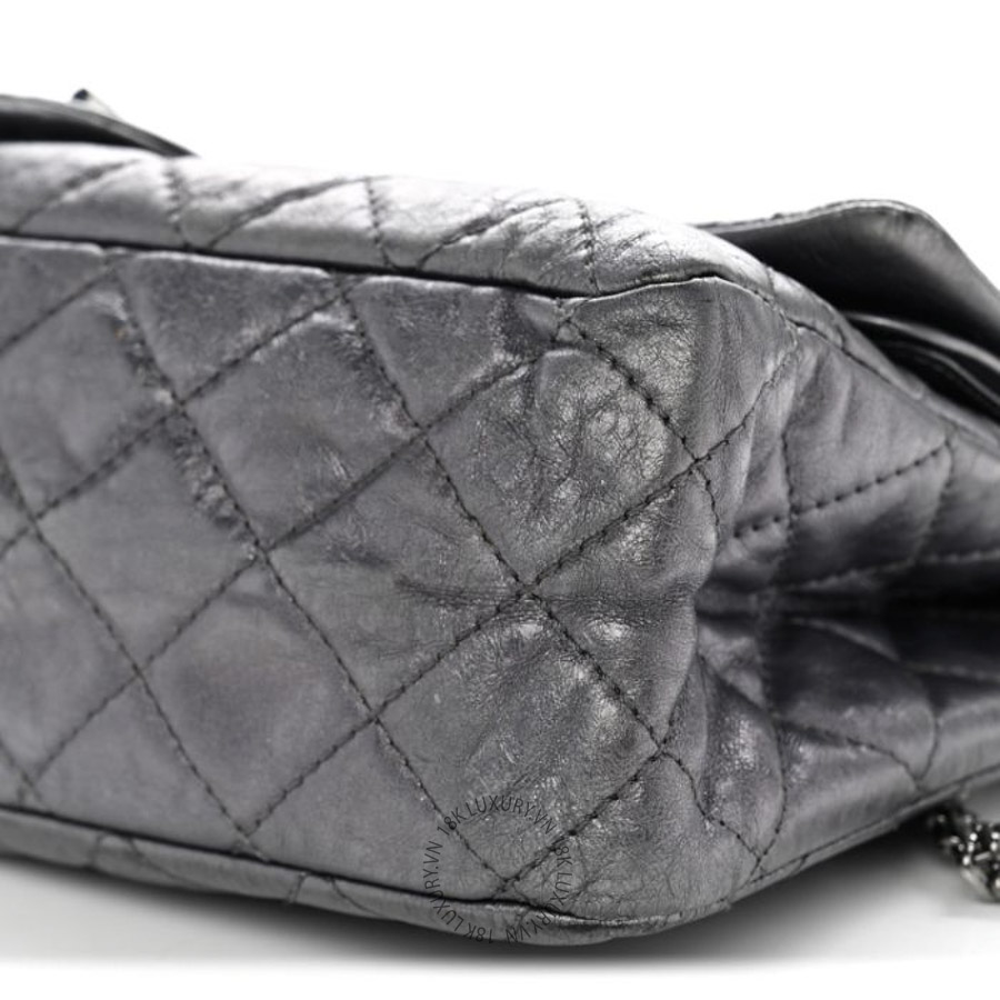 Túi Xách Đeo Chéo Chanel Metallic Aged Calfskin Quilted 2.55 Reissue 227 Flap Dark Silver CDBC495 20 Túi Xách Đeo Chéo Chanel Metallic Aged Calfskin Quilted 2.55 Reissue 227 Flap Dark Silver CDBC495