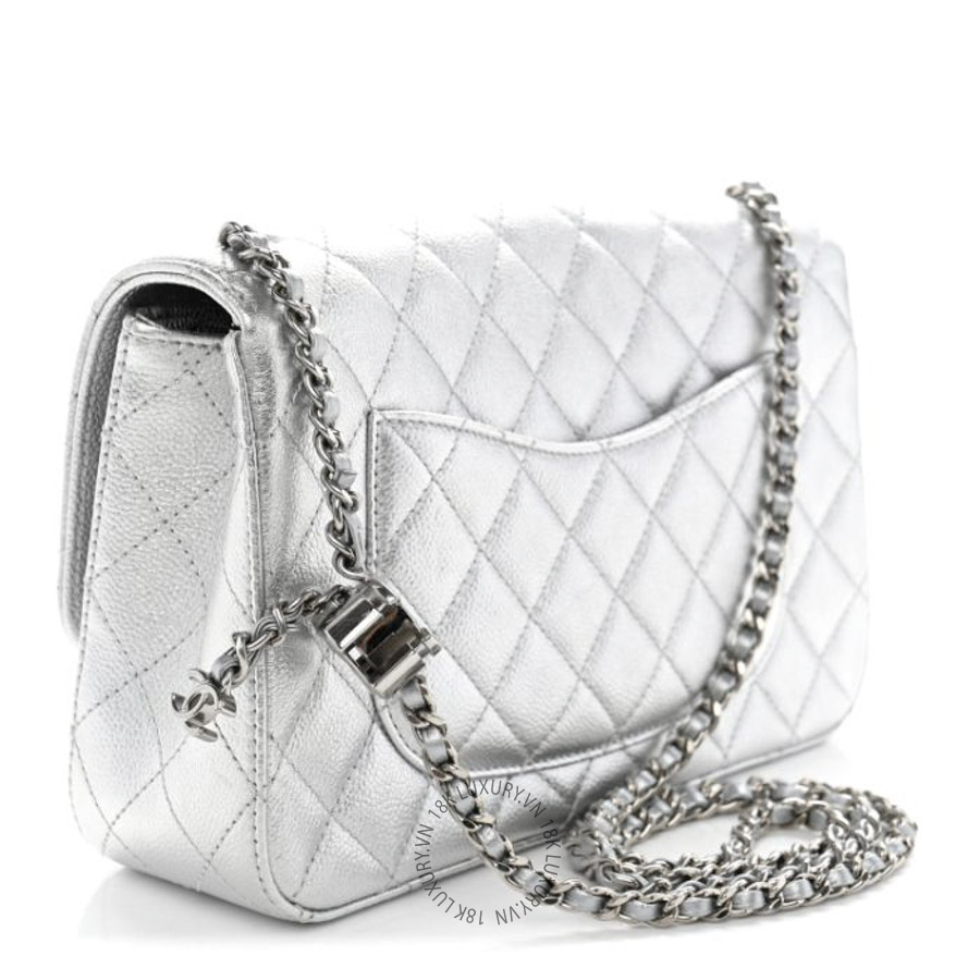 Túi Xách Đeo Chéo Chanel Metallic Caviar Quilted Medium CC Slide Flap Silver CDBC355