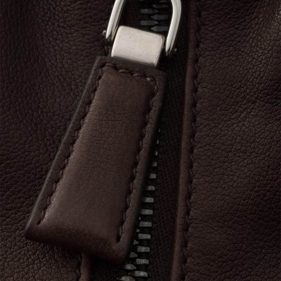 Túi xách đeo chéo Prada Explore leather shoulder 2VH204_2HE8_F0201_V_OOO NTPR329 24 Túi xách đeo chéo Prada Explore leather shoulder 2VH204_2HE8_F0201_V_OOO NTPR329