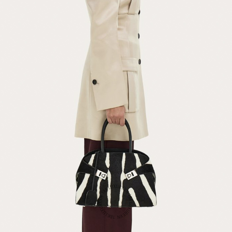 Túi Xách Đeo Chéo Salvatore Ferragamo Hug handbag bicolor (M) 215608789657 MTRK230