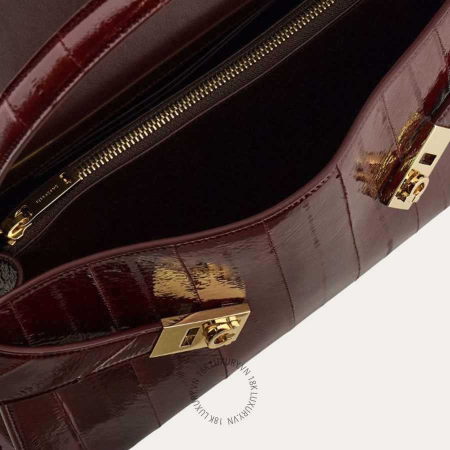 Túi Xách Đeo Chéo Salvatore Ferragamo Hug Soft shoulder bag (M) Dark wine 219816787853 MTRK237 23 Túi Xách Đeo Chéo Salvatore Ferragamo Hug Soft shoulder bag (M) Dark wine 219816787853 MTRK237