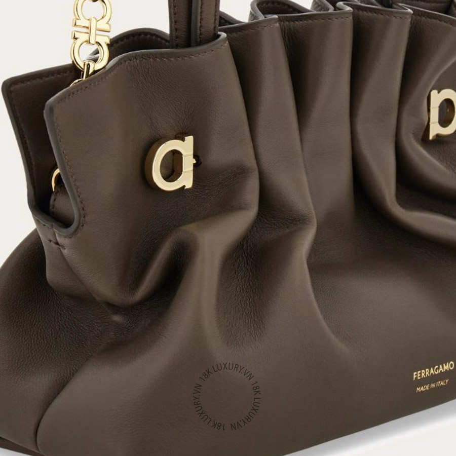 Túi Xách Đeo Chéo Salvatore Ferragamo Soft-bag (S) Cement 219959783855 MTRK095 25 Túi Xách Đeo Chéo Salvatore Ferragamo Soft-bag (S) Cement 219959783855 MTRK095