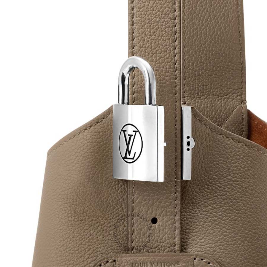 Túi xách LV Hobo M2A323 NTLV047
