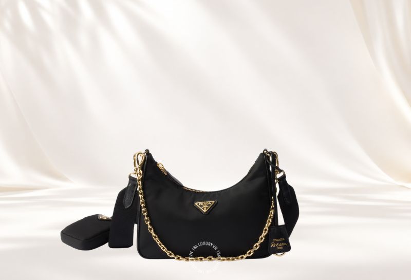 Mẫu túi Prada Re-Edition 2005 Re-Nylon