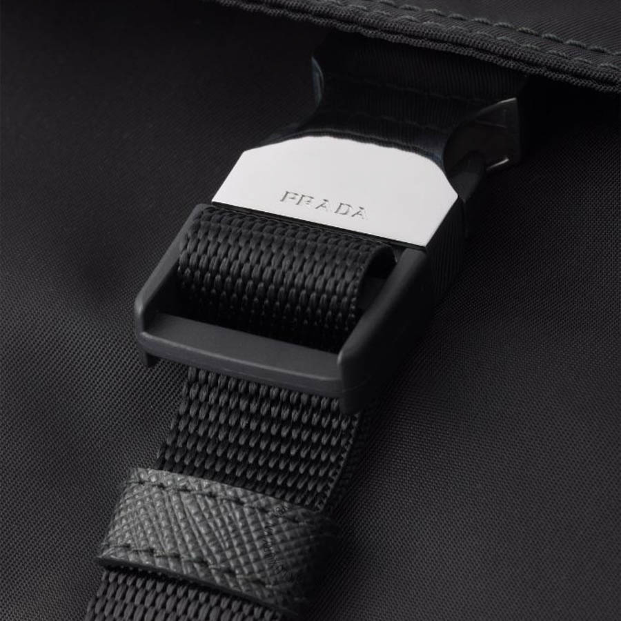 Ví đeo chéo Prada Re-Nylon smartphone case 2ZT101_2DMI_F0002 NVPR082