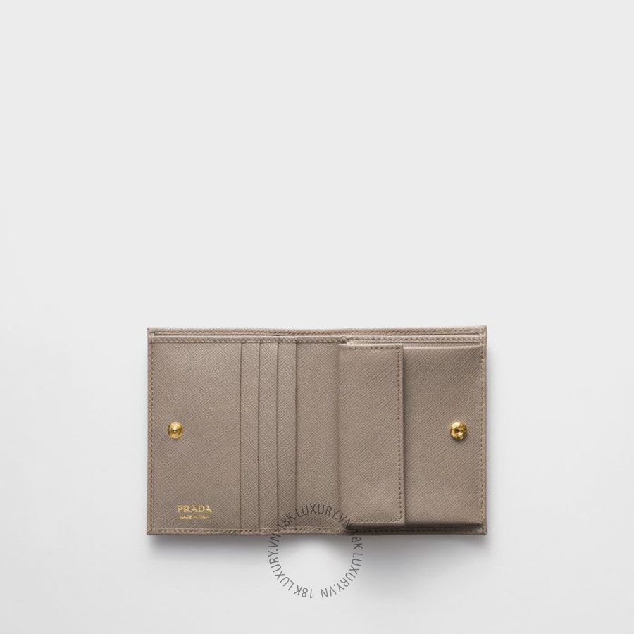 Ví Ngắn Prada Small Saffiano Leather Wallet in Clay Grey 1MV204_QHH_F0572 PRV070