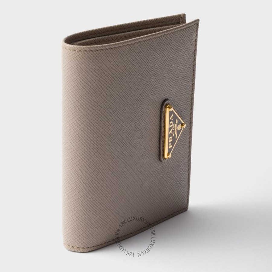 Ví Ngắn Prada Small Saffiano Leather Wallet in Clay Grey 1MV204_QHH_F0572 PRV070 11 Ví Ngắn Prada Small Saffiano Leather Wallet in Clay Grey 1MV204_QHH_F0572 PRV070